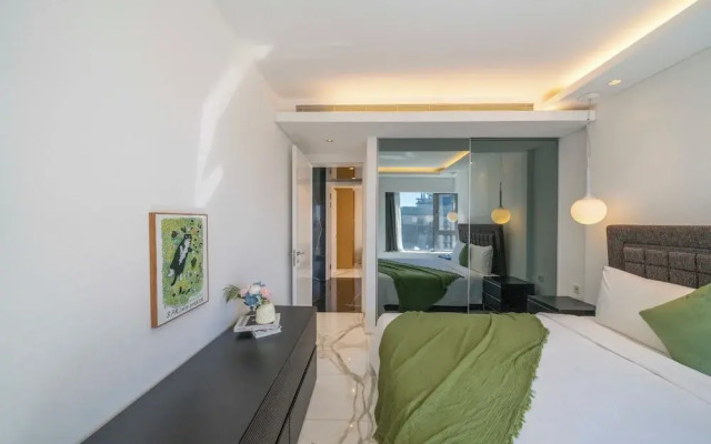Tyms 2BR 1BA Apt Xujiahui Metro