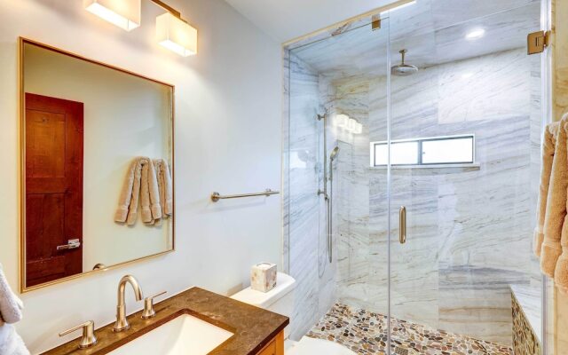 Paradise Valley Abode: Pool, Near Downtown Phoenix