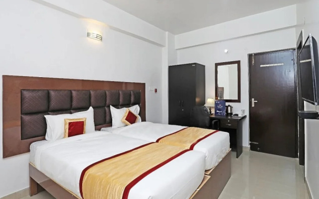 Hotel Galaxy by OYO Rooms