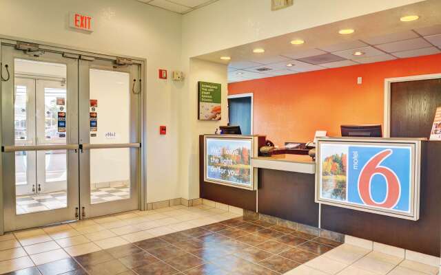 Motel 6 Seekonk, MA - Providence East