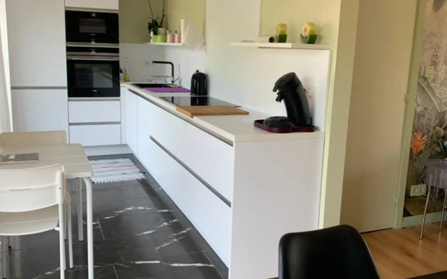 Studio Poppies balcony free Parking