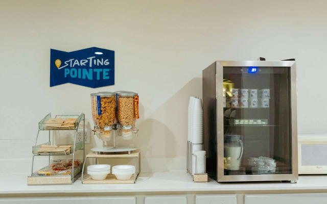 Clarion Pointe-Dillard near Blue Ridge Mountains