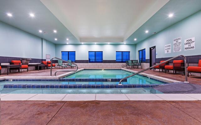 Holiday Inn Express & Suites Perryton by IHG