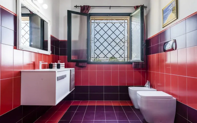 Charming Sea View Villa close to beach