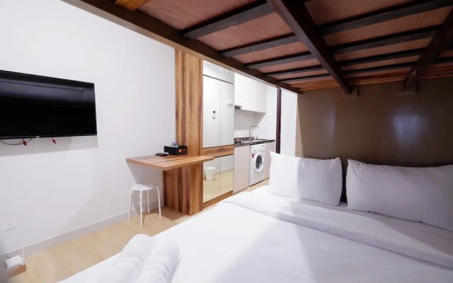 Exclusive and Strategic Studio Puri Mansion Apartment