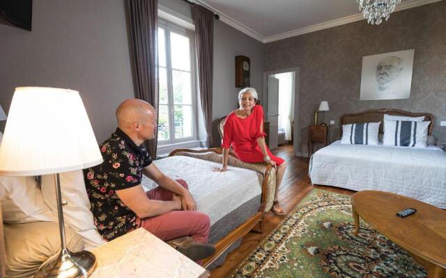 Le Petit Chateau Des Cedres