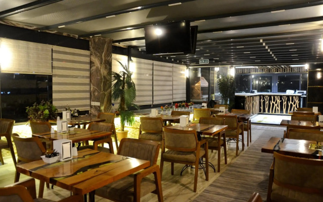 Grand Mark Hotel