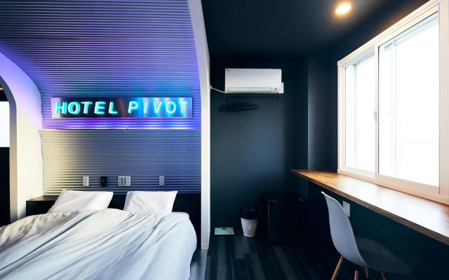 Hotel Pivot