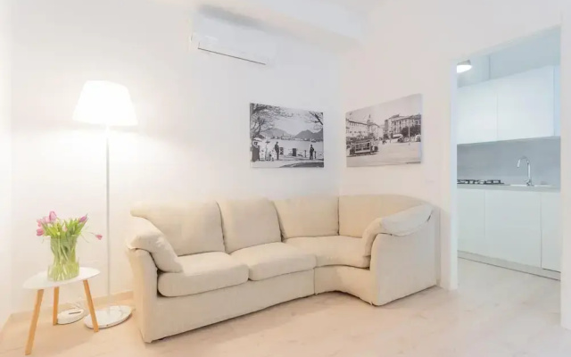 Via Crispi in Como With 1 Bedrooms and 1 Bathrooms