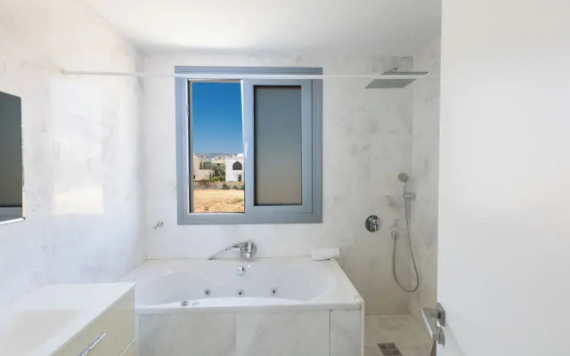 Protaras Holiday Villa El34 - Seafront Villa