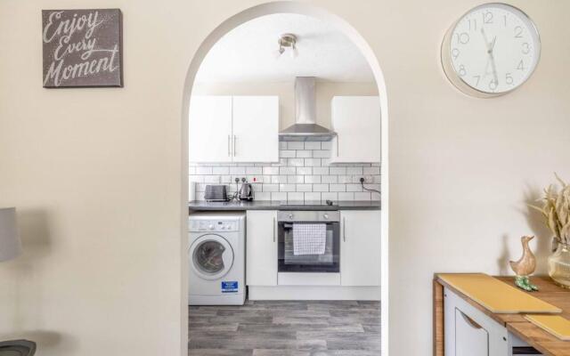 Windsor Burnham Ascot Haven Sleeps 4