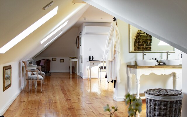 Carmichael House Boutique Hotel