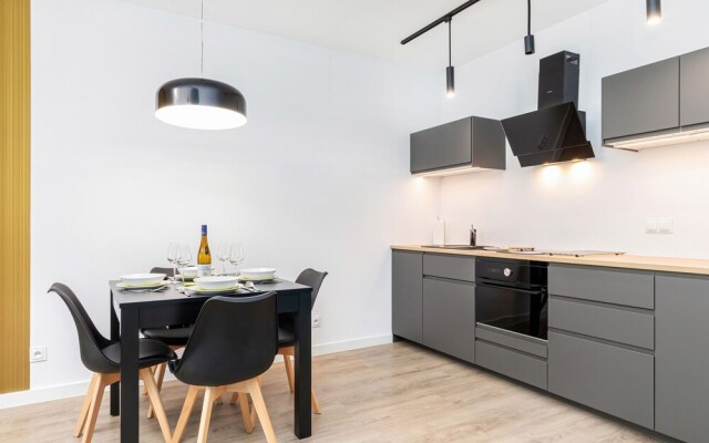 Modern Apartments City Center by Renters