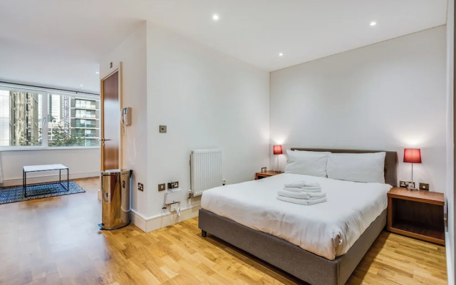 Two Bedroom Apartment in Canary Wharf