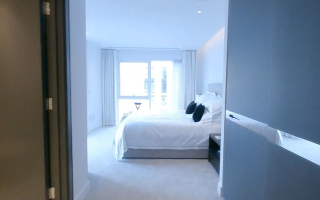 Chelsea Harbour 2-bed Apartment in London