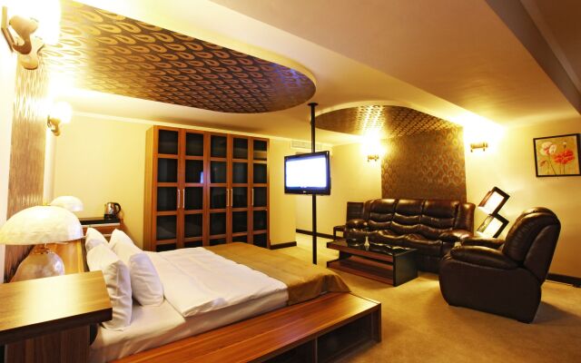 New Nairi Hotel