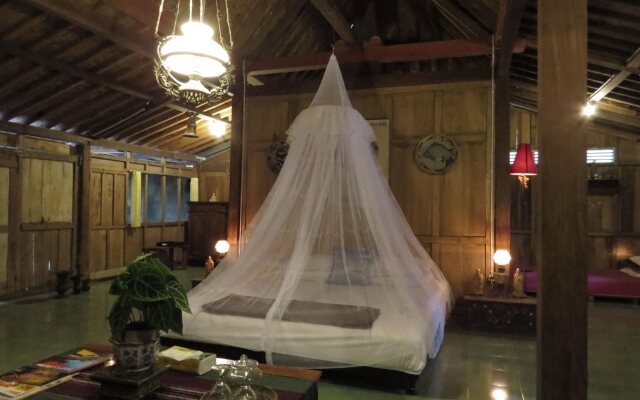 Rumah Limasan Jawa Homestay