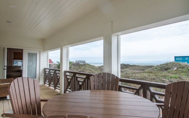 Salt and Horns - 4 Br Home