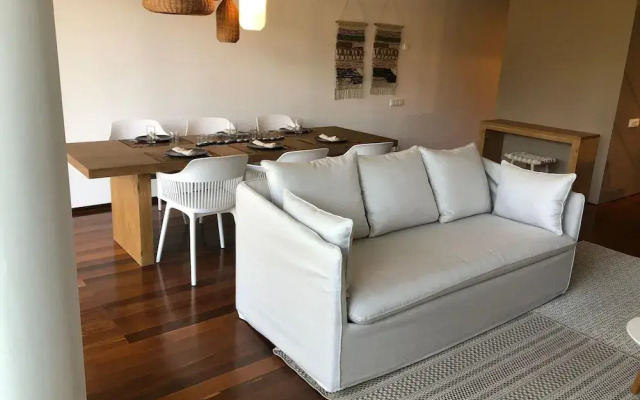 Tr ia Beach Pool Golf Villa