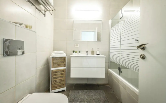 Achziv Beach Getaway with Balcony by Sea N Rent