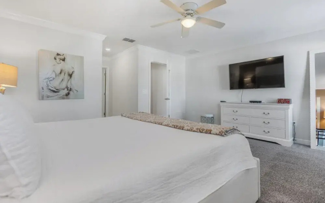 Kissimmee Retreat  6BR House Sleeps 14