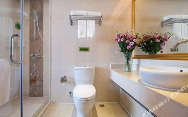 Vienna Hotel Guangdong Dongguan Tangxia South High-Speed Railway Station