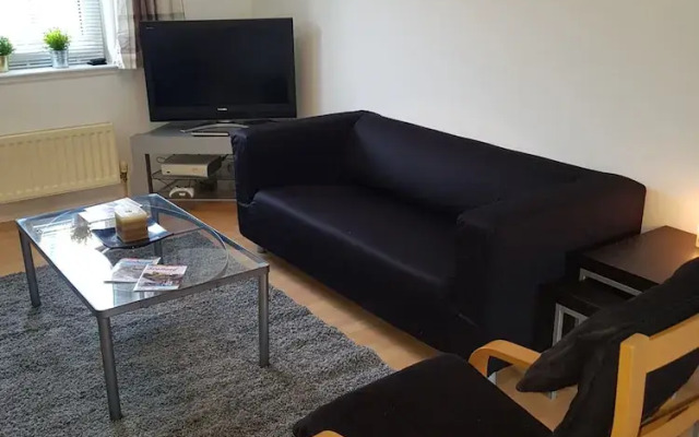 Executive Open Plan Apartment in Leith