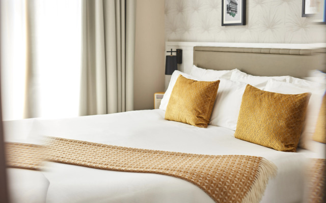 The Clermont London, Victoria