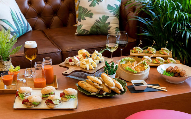 Hotel Santiago Plaza Affiliated by Meliá