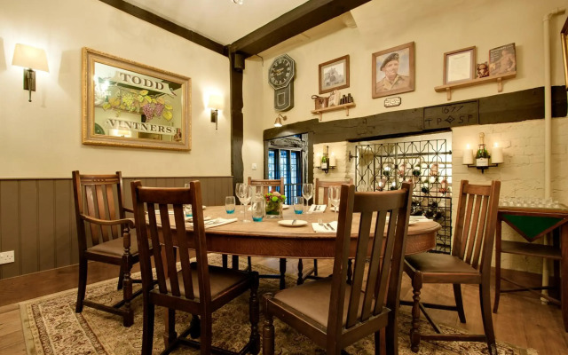 The George Hotel
