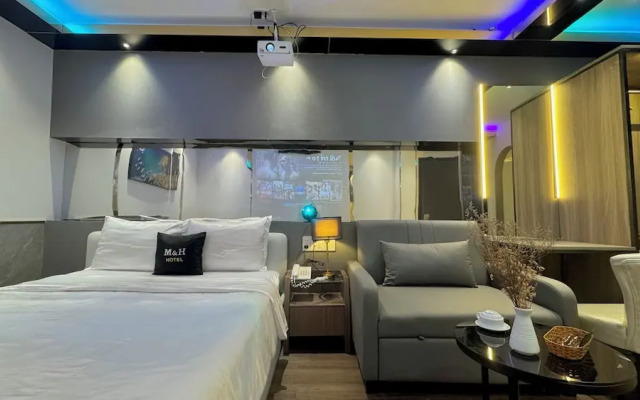 Reddoorz Plus Near Saigon Centre