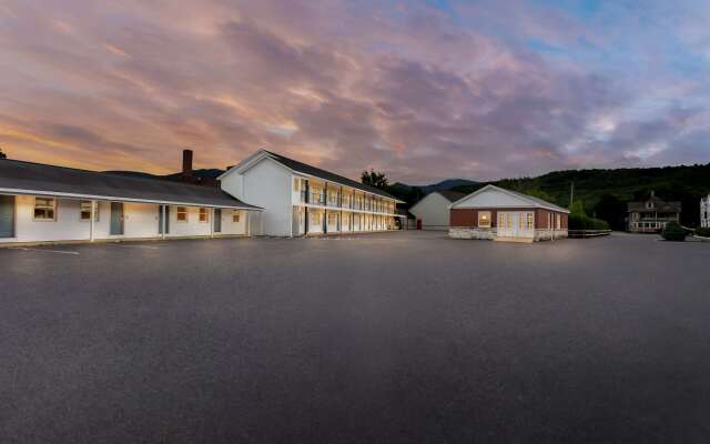 Rodeway Inn Gorham Riverside