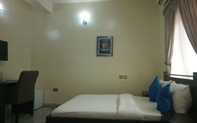 Orchid Suite & Apartment