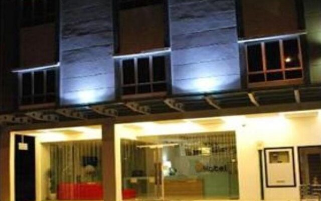 E-Hotel