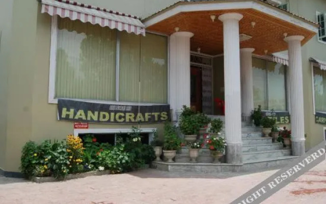 Hotel Nishat View