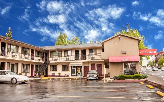 Broadway Inn