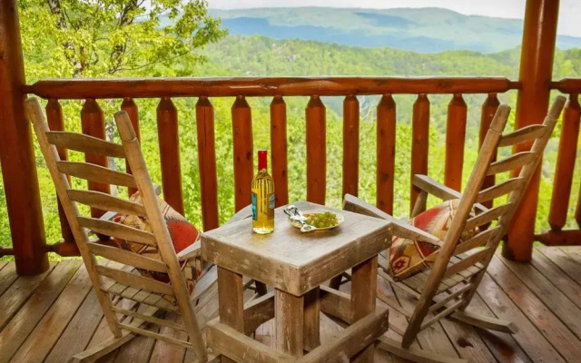 Dream on High 1 Br cabin by RedAwning