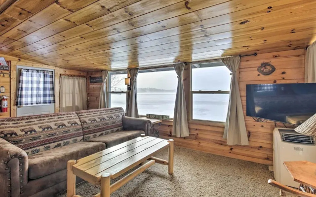 Charming Lost Lake Cabin: Fish, Boat & Hunt!