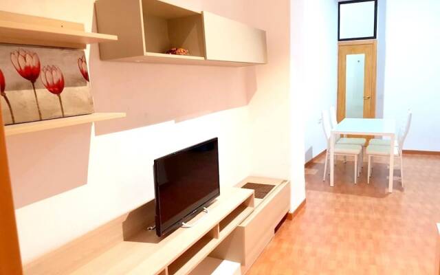 Apartment With 2 Bedrooms in Sevilla, With Wifi