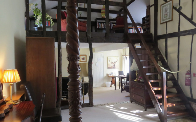 Greyhound Cottage