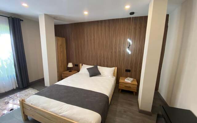 Ahsena Buti̇k Otel