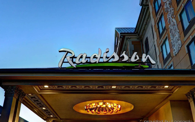 Radisson Hotel Toronto Airport West