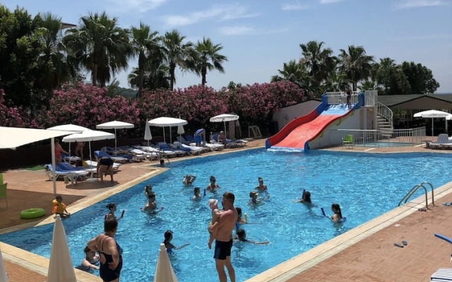 Grand Paradise Hotel