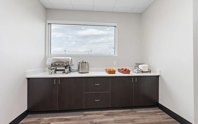 Holiday Inn Express Kansas City North Parkville An IHG Hotel