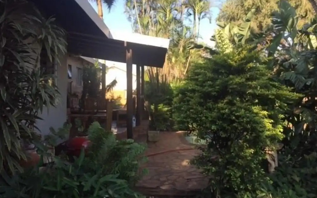 Hlulala Guesthouse