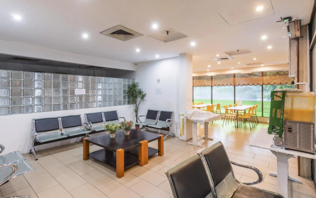 Hotel Supreme – Lobby – Singapore
