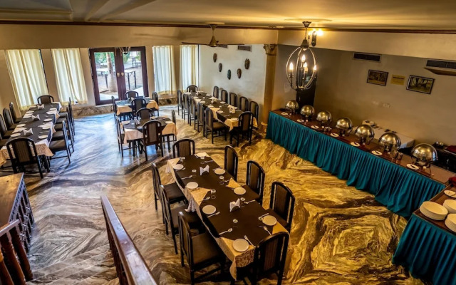 Glitz Ranthambore Safari Resort