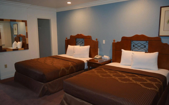 Welcome Inn on Colorado Blvd