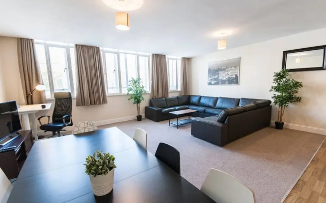The Broadmead Forest - Spacious City Centre 3bdr Apartment