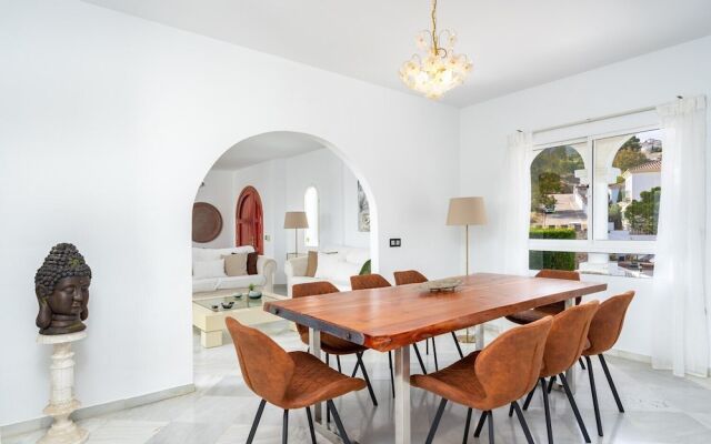Villa Sabah with sea views